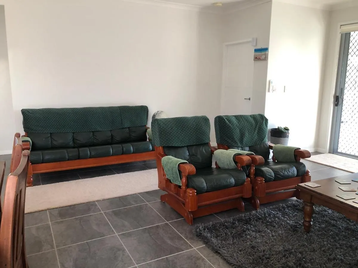 M & T'S Waterfront Bed & Breakfast Bellara