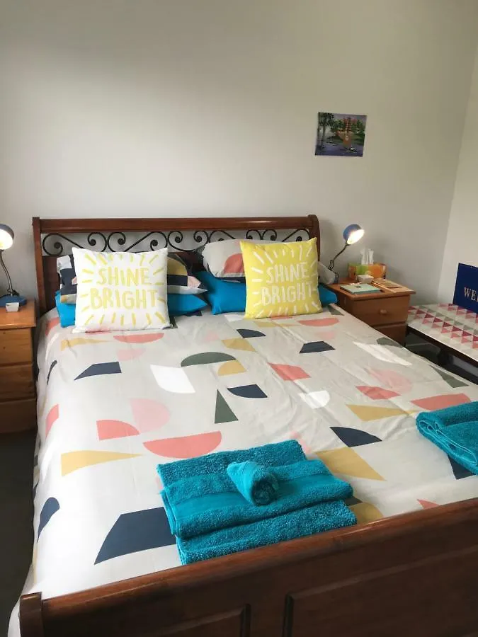 M & T'S Waterfront Bed & Breakfast Bellara Australia