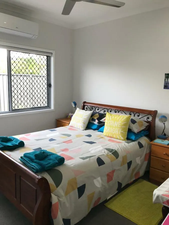 M & T'S Waterfront Bed & Breakfast Bellara