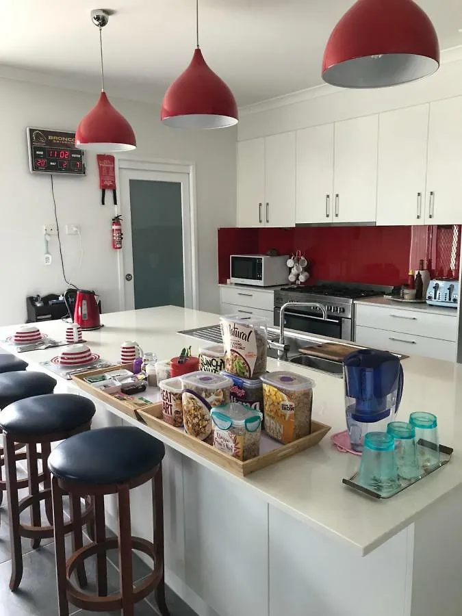 M & T'S Waterfront Bed & Breakfast Bellara